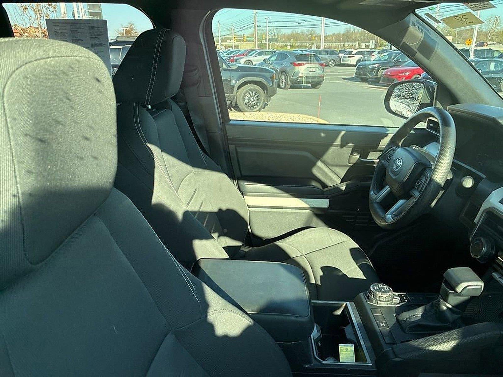 2024 Toyota Tacoma 4WD 4WD SR5 Double Cab 5' Bed AT (Natl)