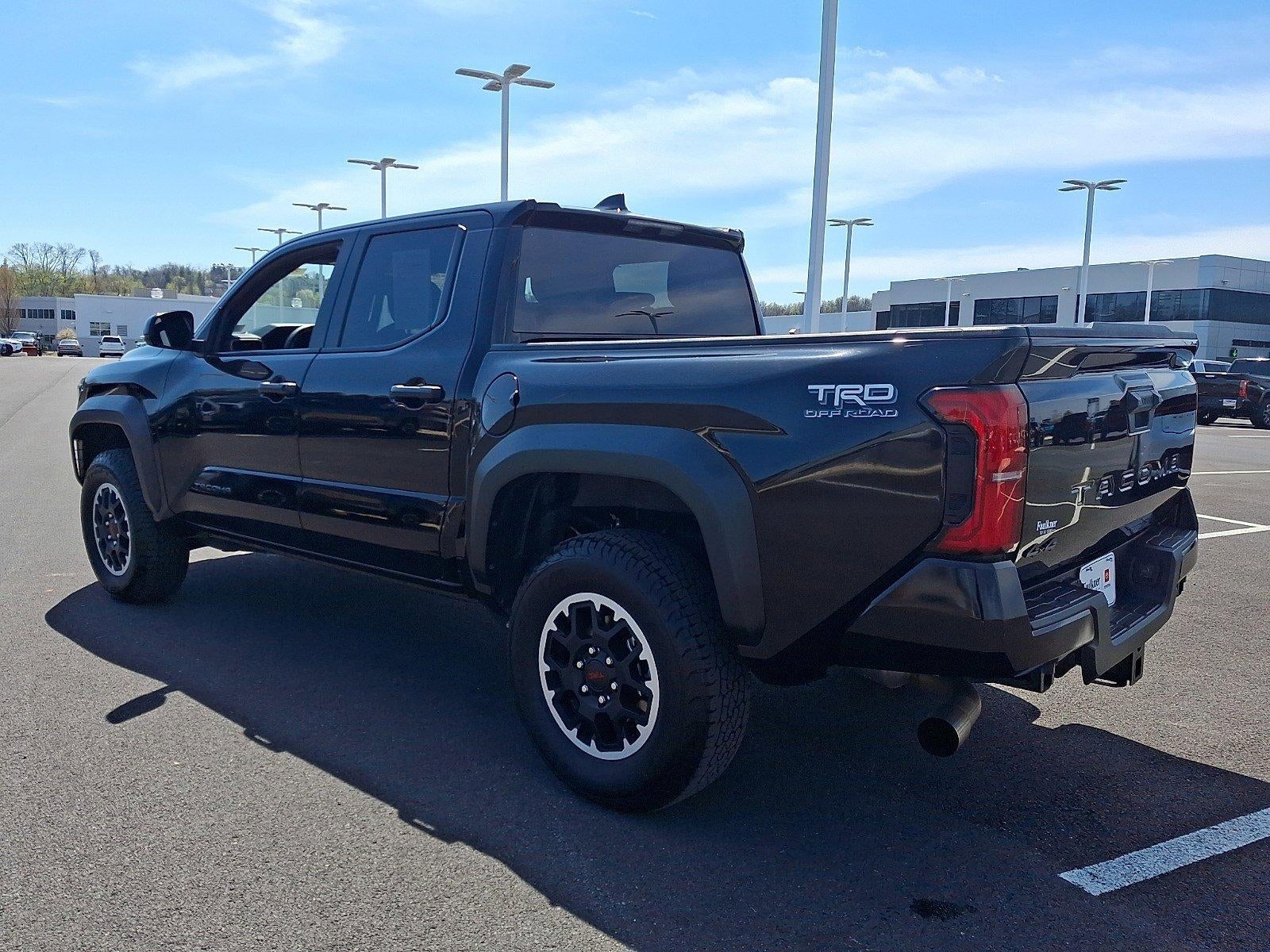 2024 Toyota Tacoma 4WD 4WD SR5 Double Cab 5' Bed AT (Natl)