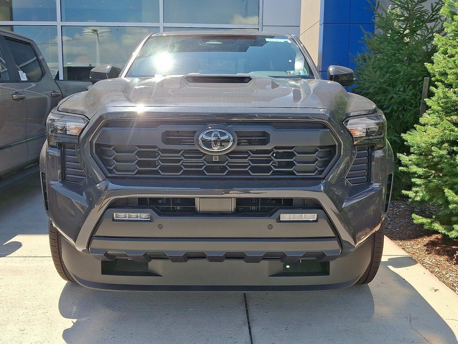 2026 Toyota Tacoma 4WD 4WD TRD Sport Double Cab 5' Bed AT (Natl)