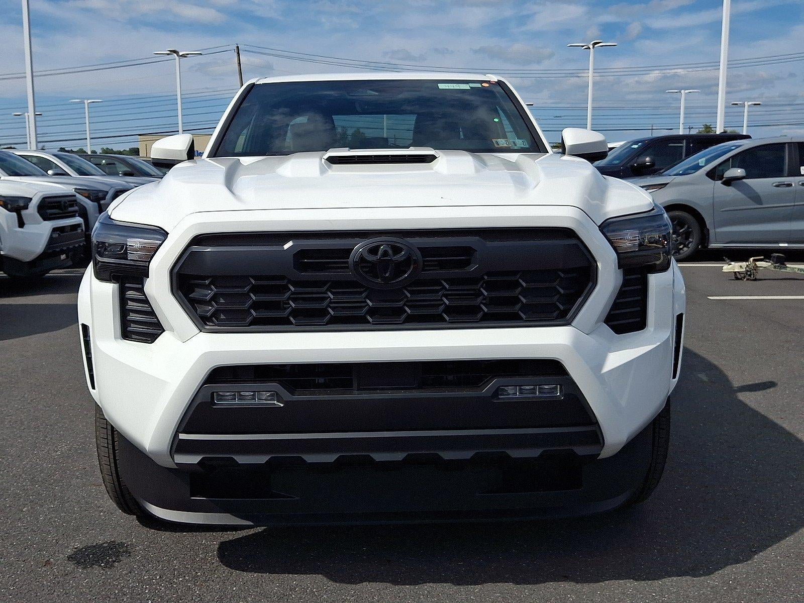 2026 Toyota Tacoma 4WD 4WD TRD Sport Double Cab 5' Bed AT (Natl)