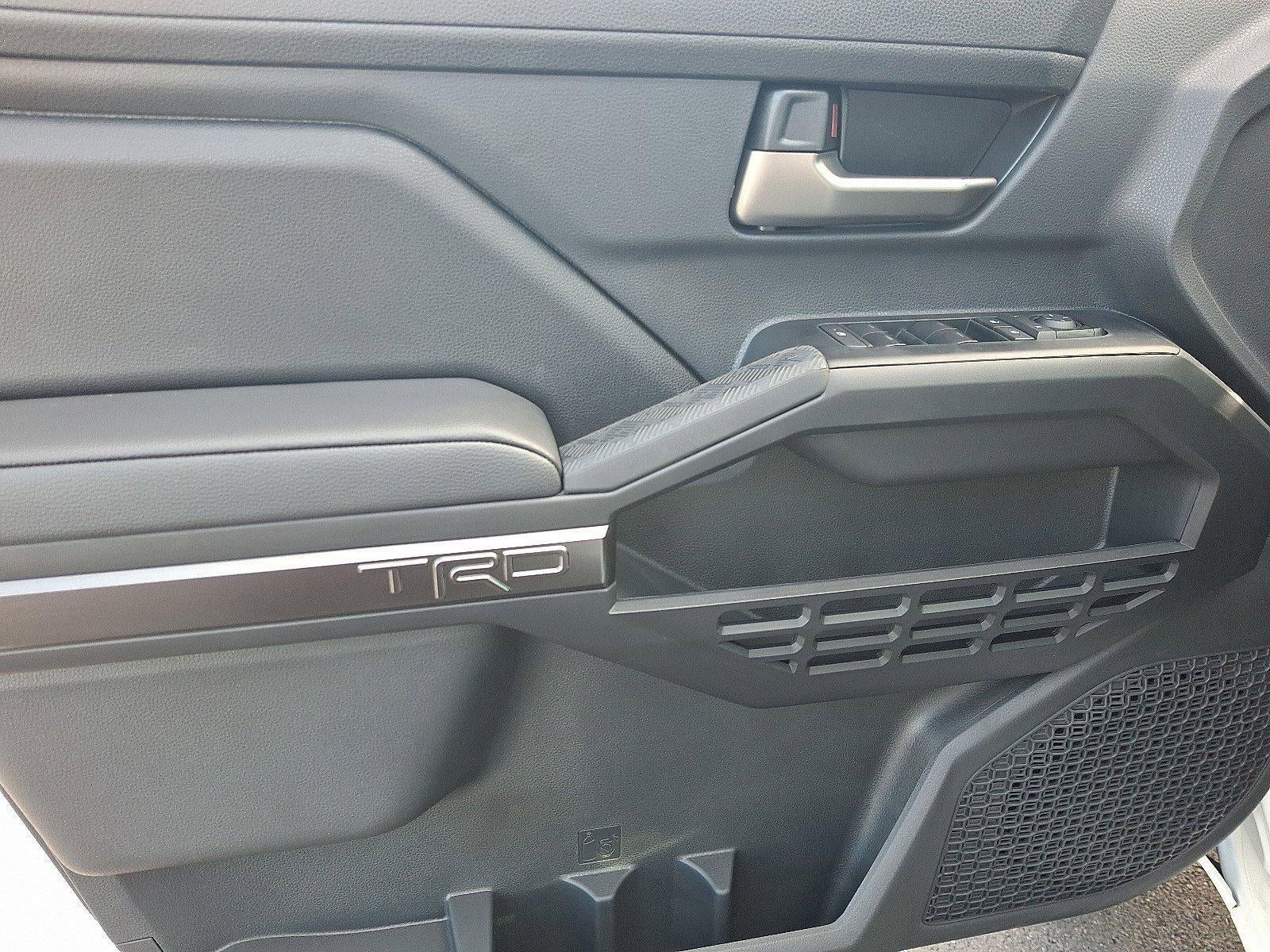 2025 Toyota Tacoma 4WD 4WD SR Double Cab 5' Bed MT (Natl)