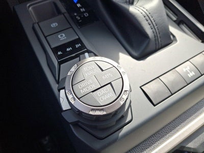 2025 Toyota Tacoma 4WD 4WD SR Double Cab 5' Bed MT (Natl)