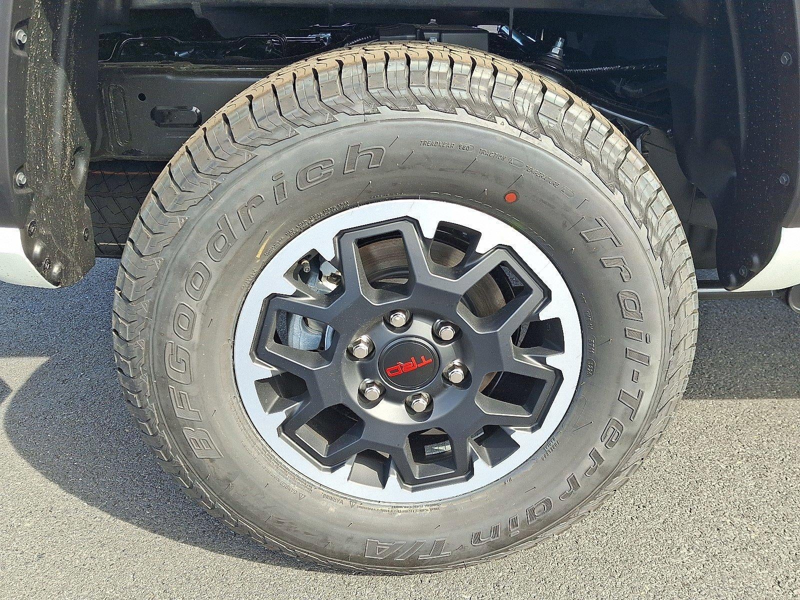 2025 Toyota Tacoma 4WD 4WD SR Double Cab 5' Bed MT (Natl)