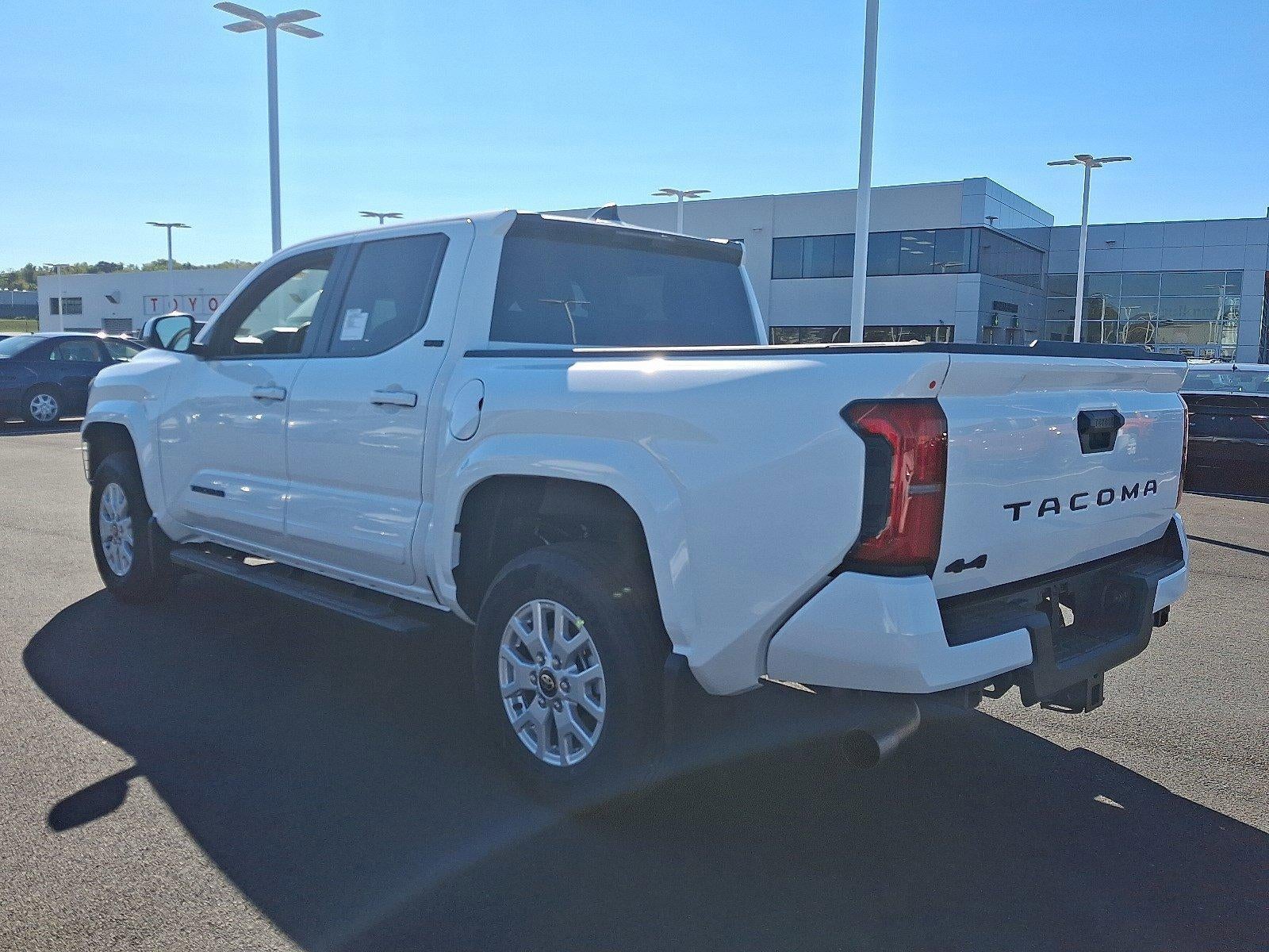 2025 Toyota Tacoma 4WD 4WD SR Double Cab 5' Bed AT (GS)