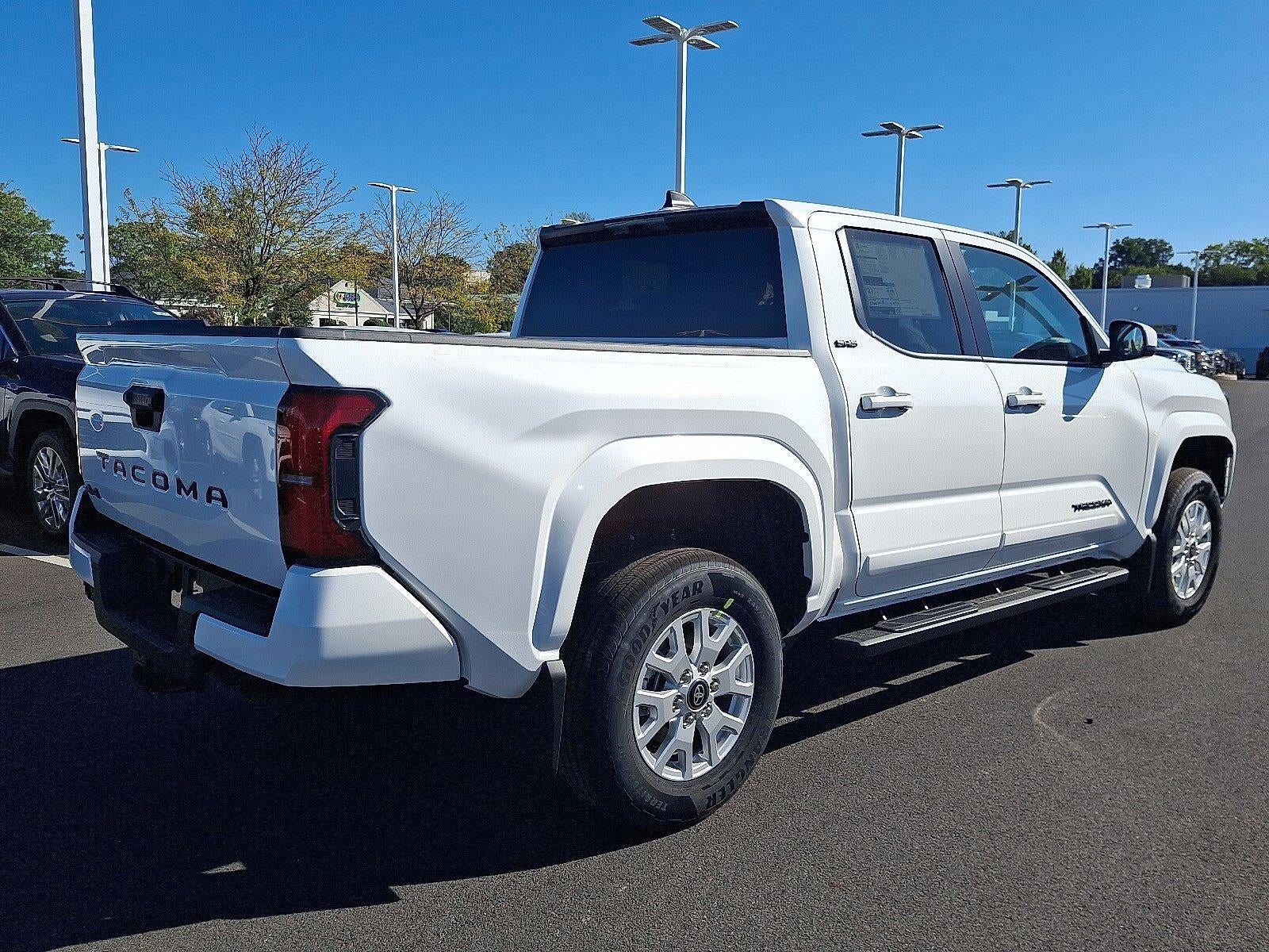 2025 Toyota Tacoma 4WD 4WD SR Double Cab 5' Bed AT (GS)