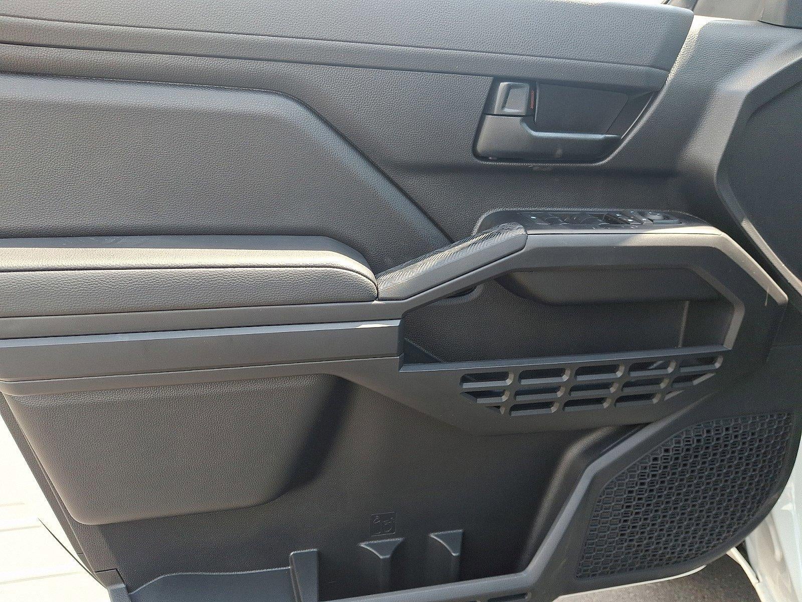 2026 Toyota Tacoma 2WD 2WD SR Double Cab 5' Bed AT (GS)