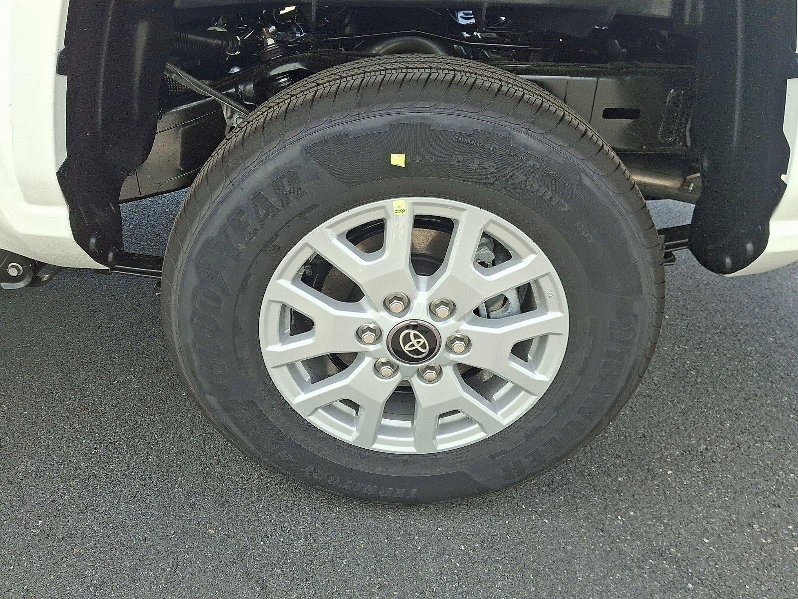2026 Toyota Tacoma 2WD 2WD SR Double Cab 5' Bed AT (GS)