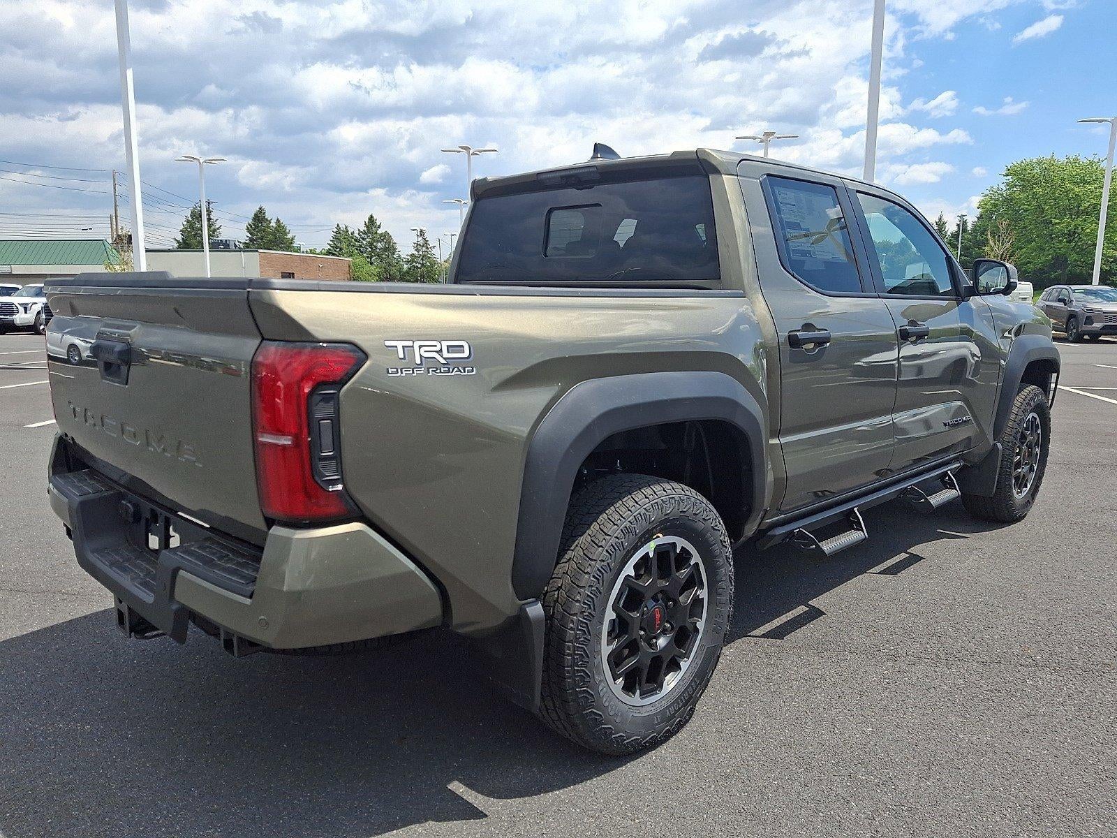 2026 Toyota Tacoma 4WD 4WD TRD Off Road Double Cab 5' Bed AT (Natl)