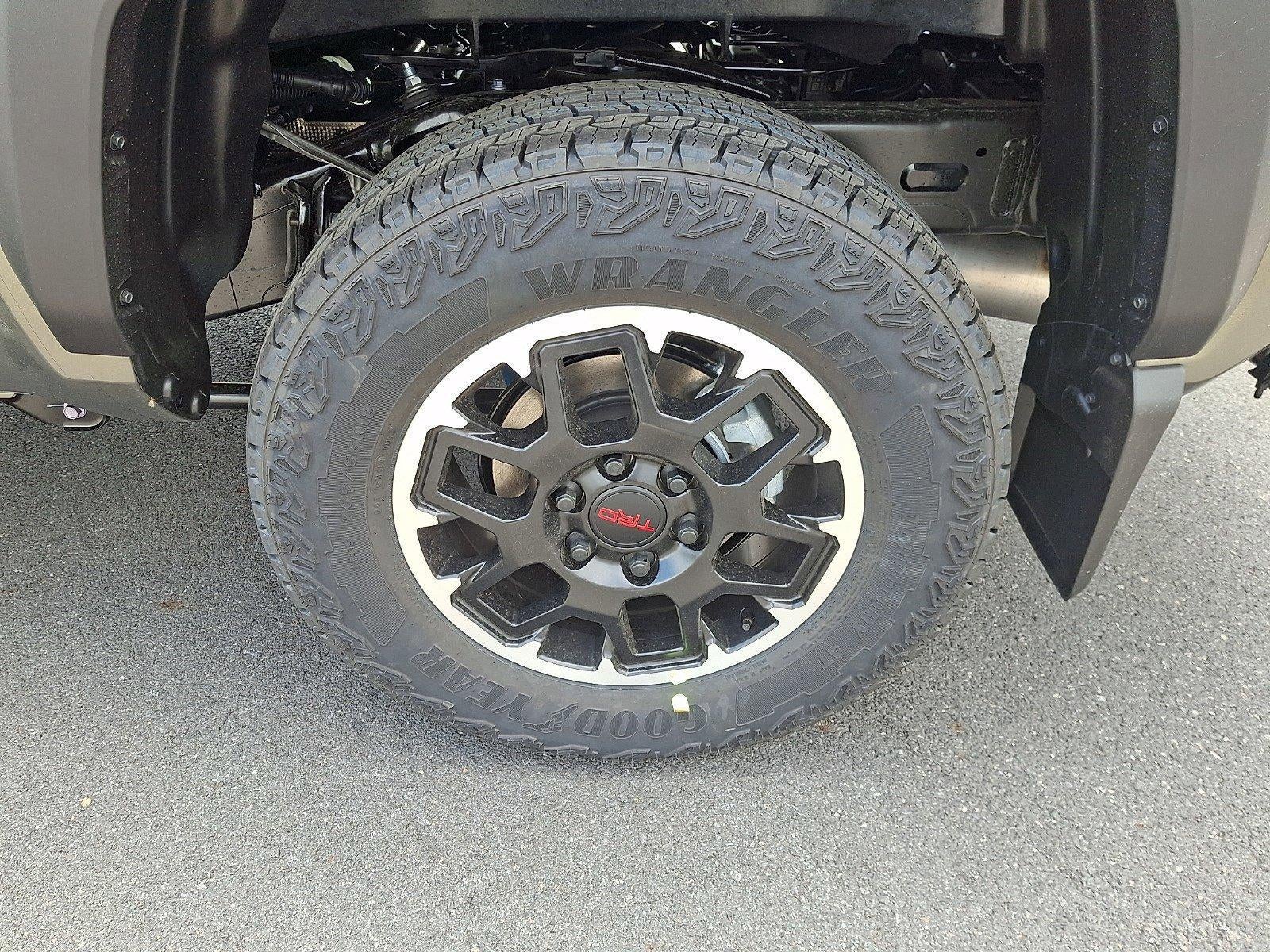 2026 Toyota Tacoma 4WD 4WD TRD Off Road Double Cab 5' Bed AT (Natl)