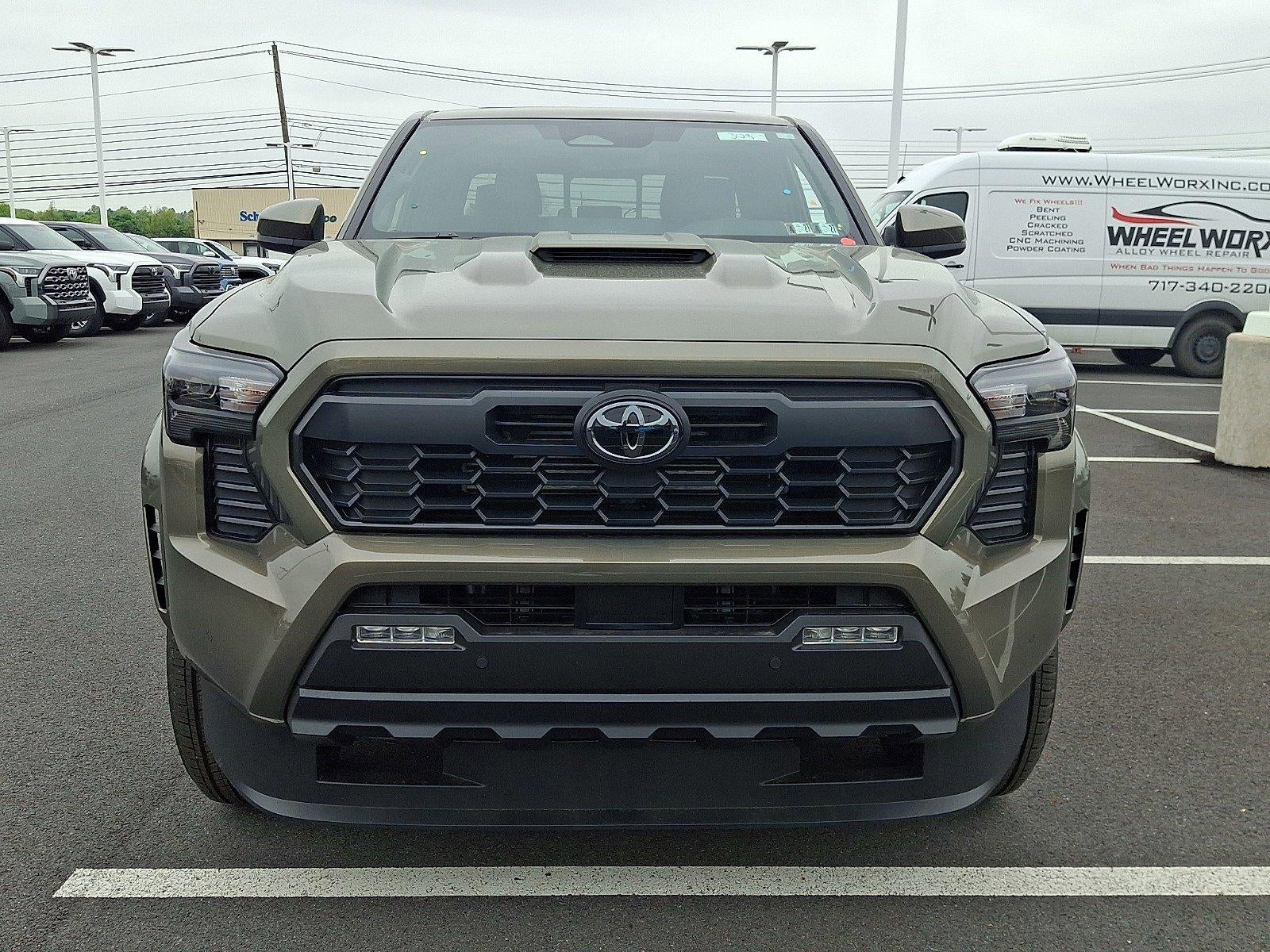 2026 Toyota Tacoma 4WD 4WD TRD Sport Hybrid Double Cab 5' Bed AT (Natl)