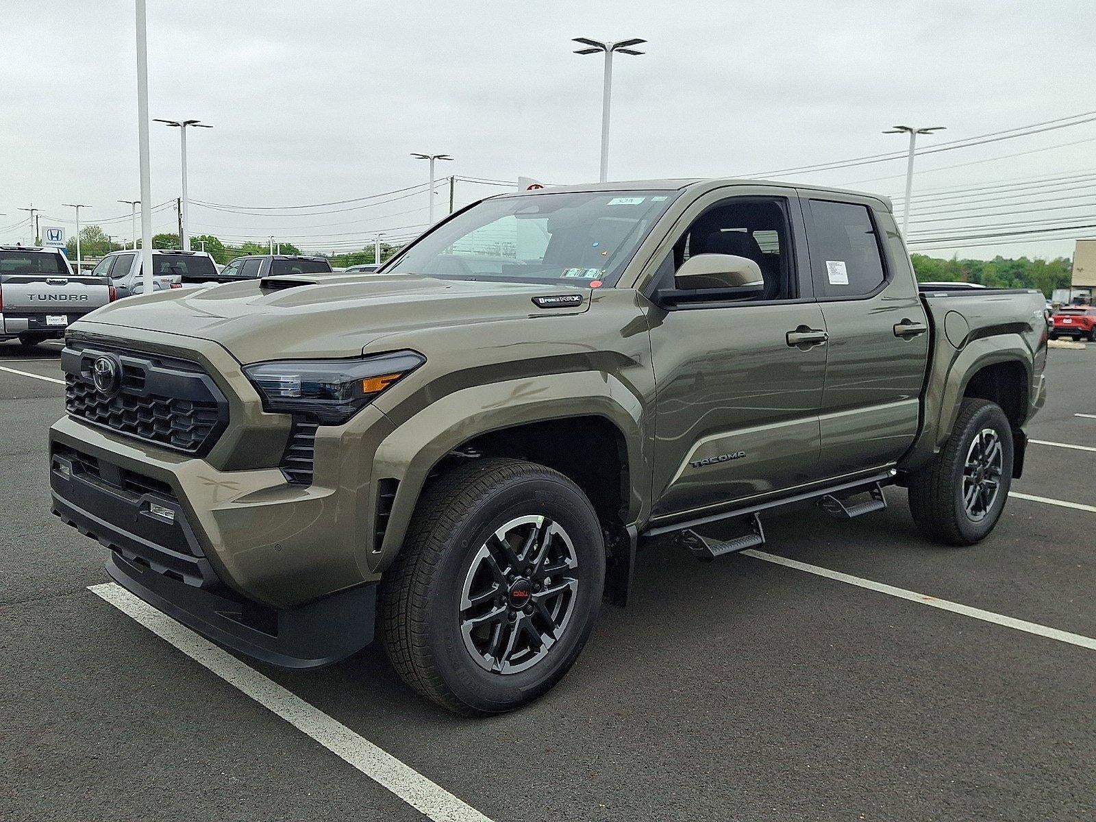 2026 Toyota Tacoma 4WD 4WD TRD Sport Hybrid Double Cab 5' Bed AT (Natl)