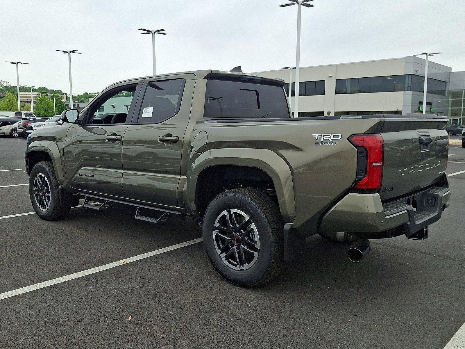2026 Toyota Tacoma 4WD 4WD TRD Sport Hybrid Double Cab 5' Bed AT (Natl)