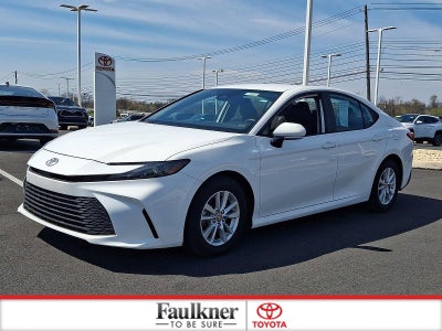 2025 Toyota Camry LE (SE)
