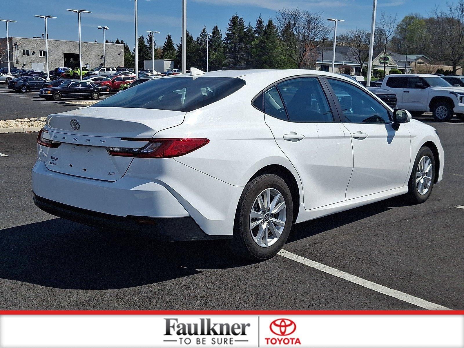 2025 Toyota Camry LE (SE)