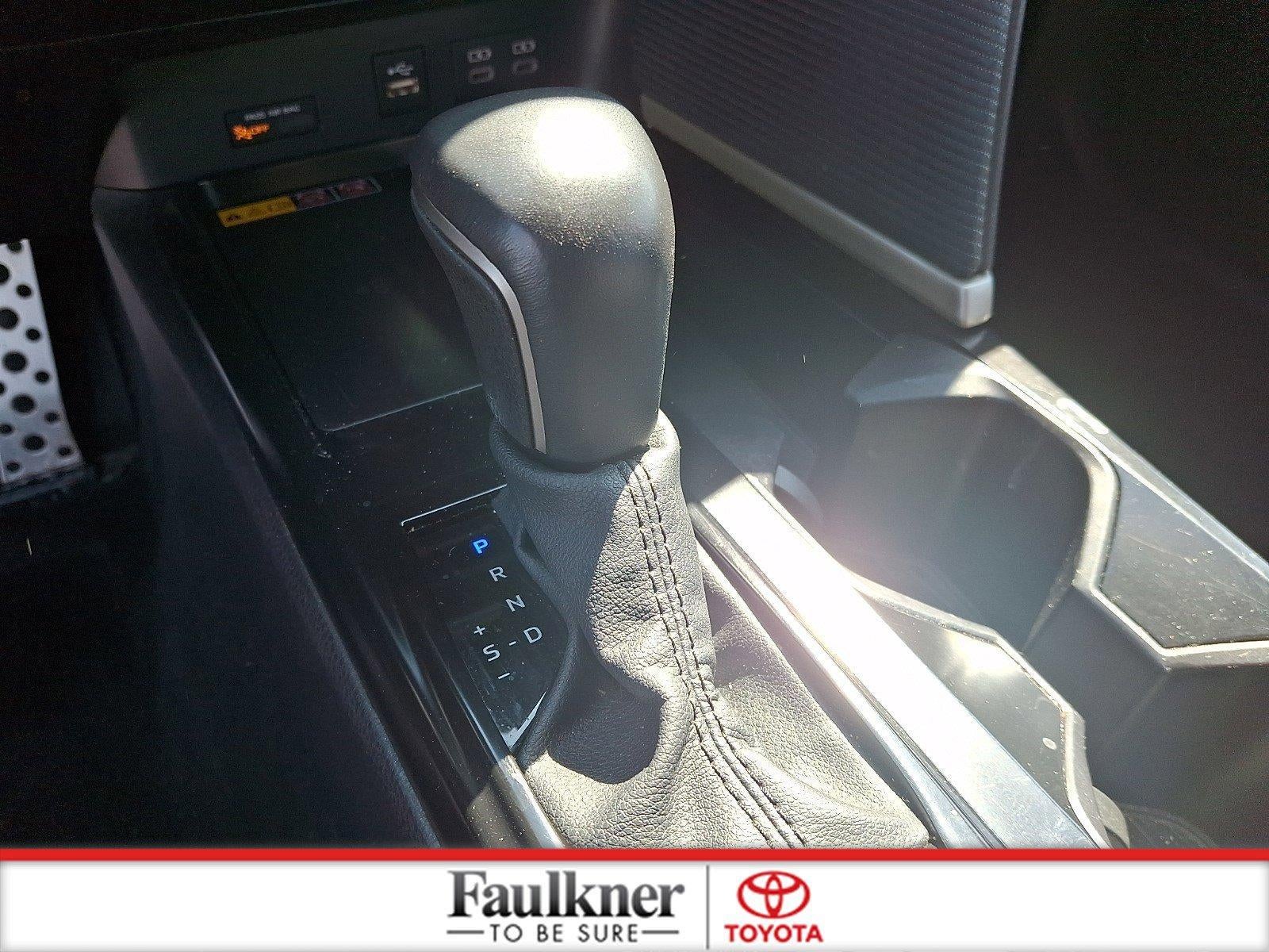 2025 Toyota Camry SE (SE)