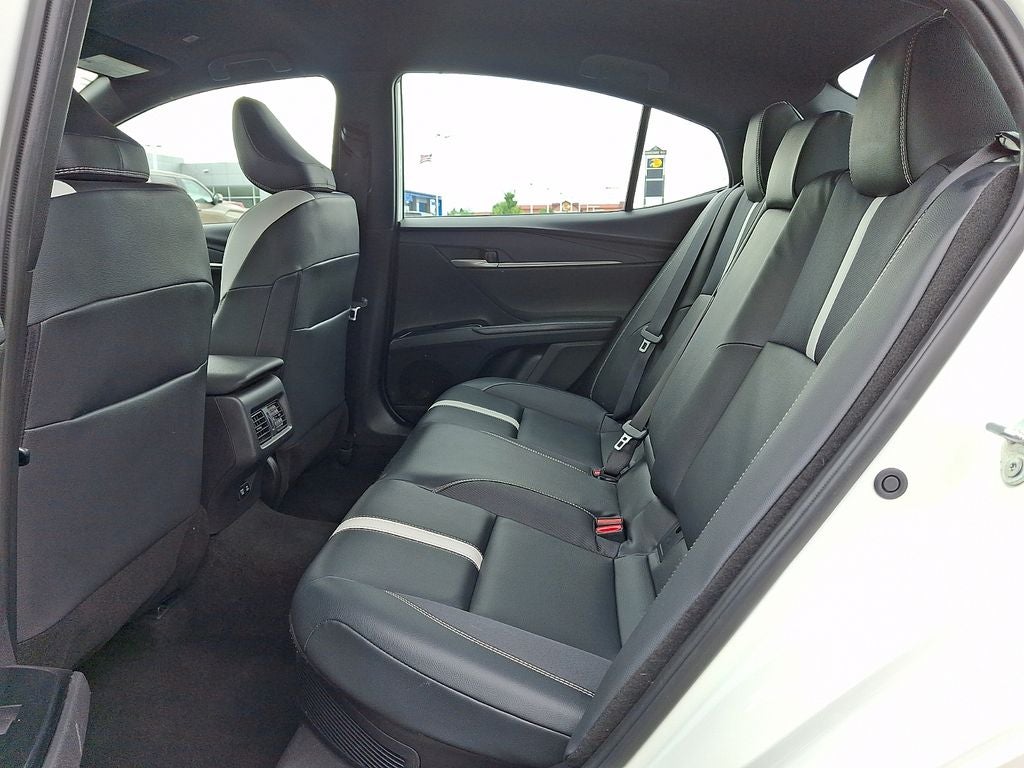 2025 Toyota Camry SE (SE)