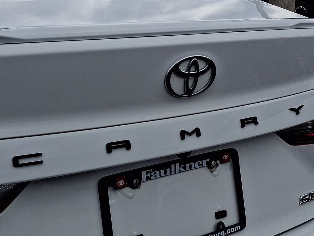 2025 Toyota Camry SE (SE)