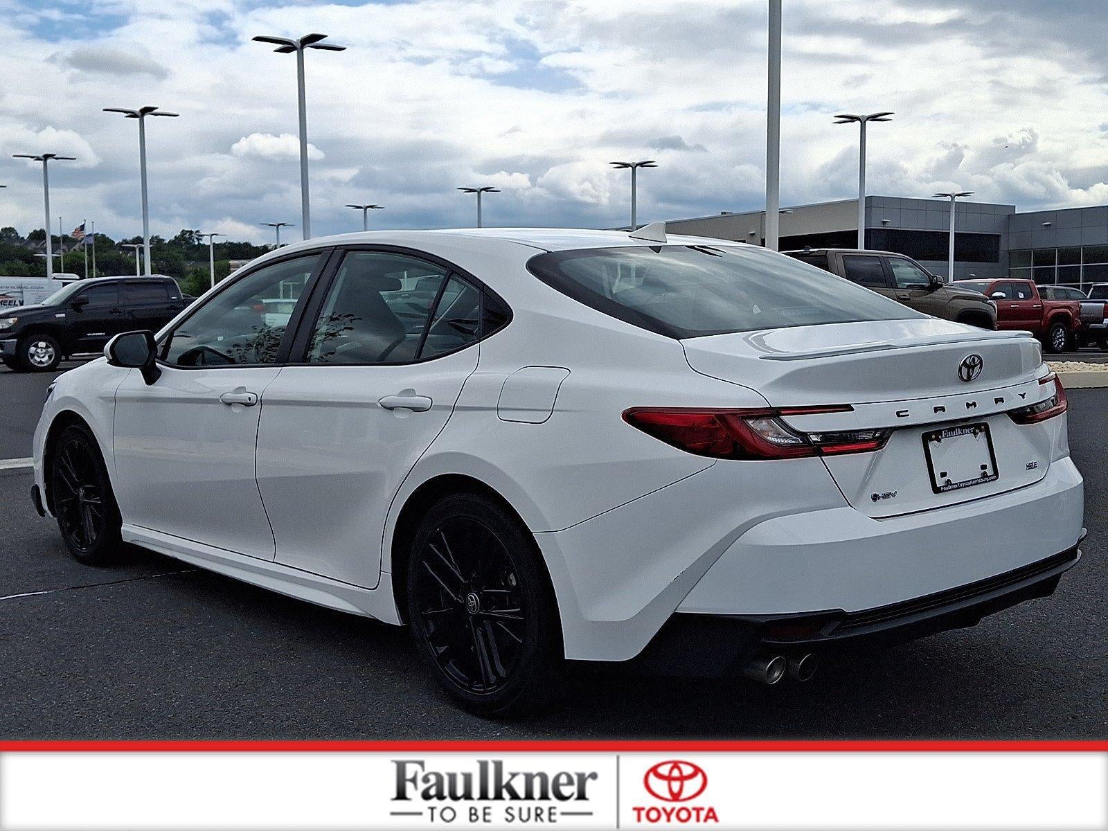 2025 Toyota Camry SE (SE)