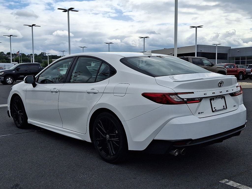 2025 Toyota Camry SE (SE)