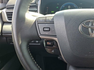 2025 Toyota Camry LE (SE)