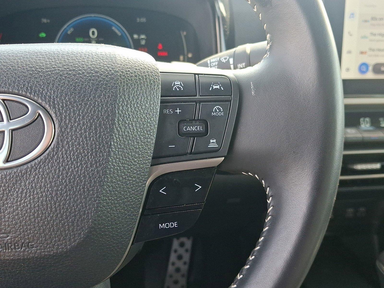 2025 Toyota Camry LE (SE)