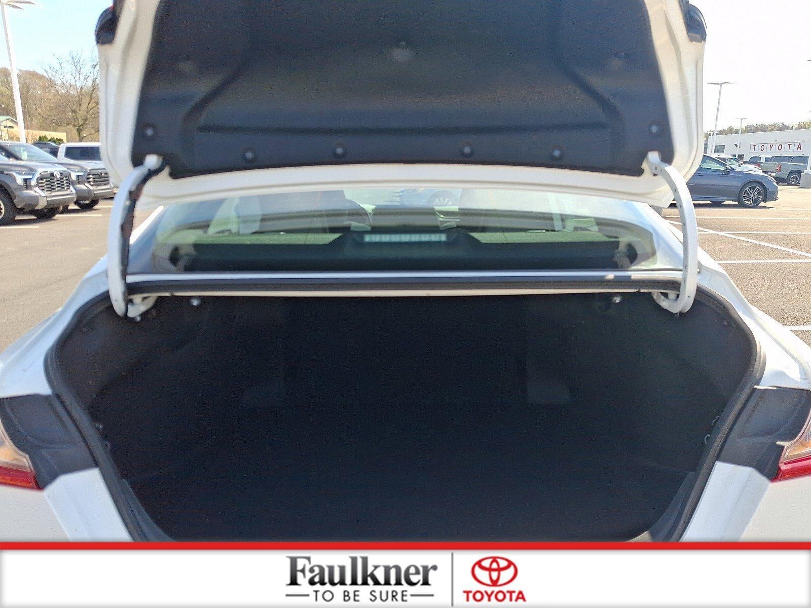 2025 Toyota Camry LE (SE)