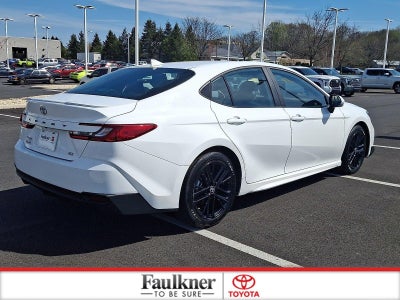 2025 Toyota Camry LE (SE)