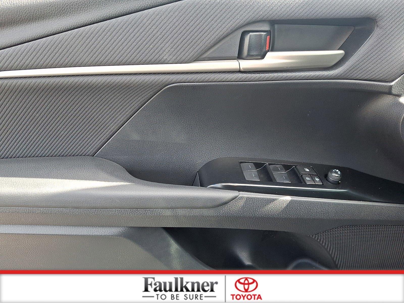 2025 Toyota Camry SE (SE)