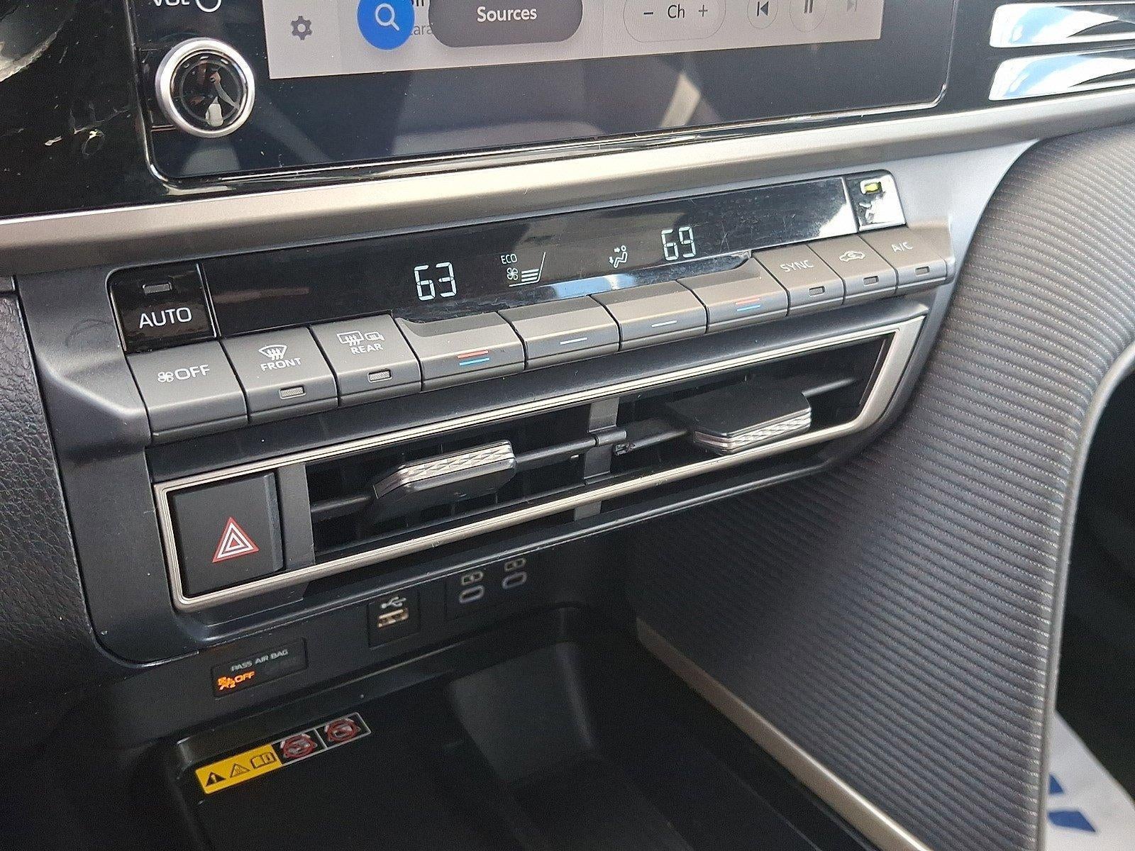 2025 Toyota Camry SE (SE)