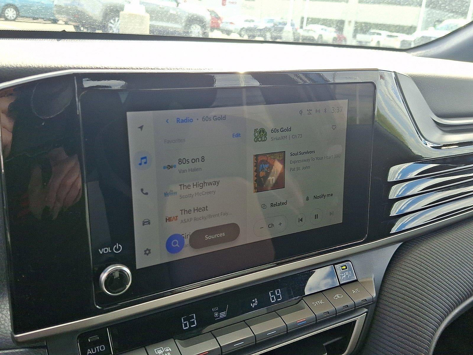 2025 Toyota Camry SE (SE)