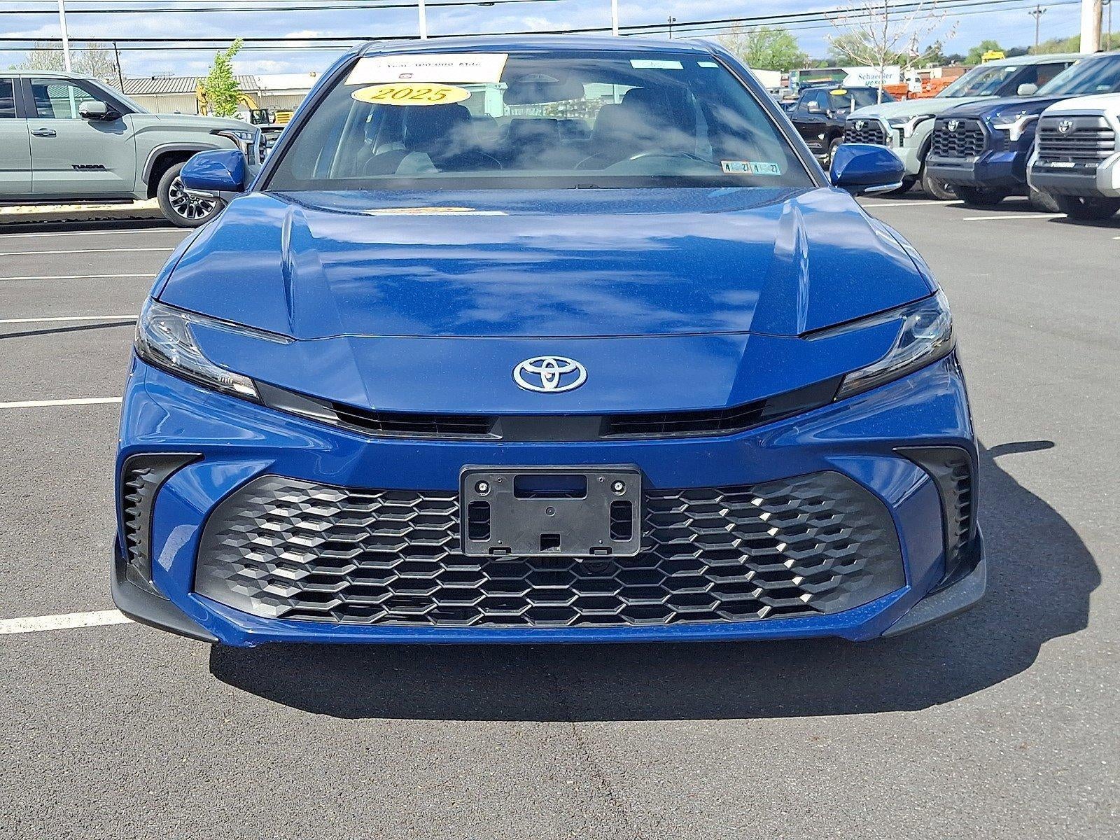 2025 Toyota Camry SE (SE)