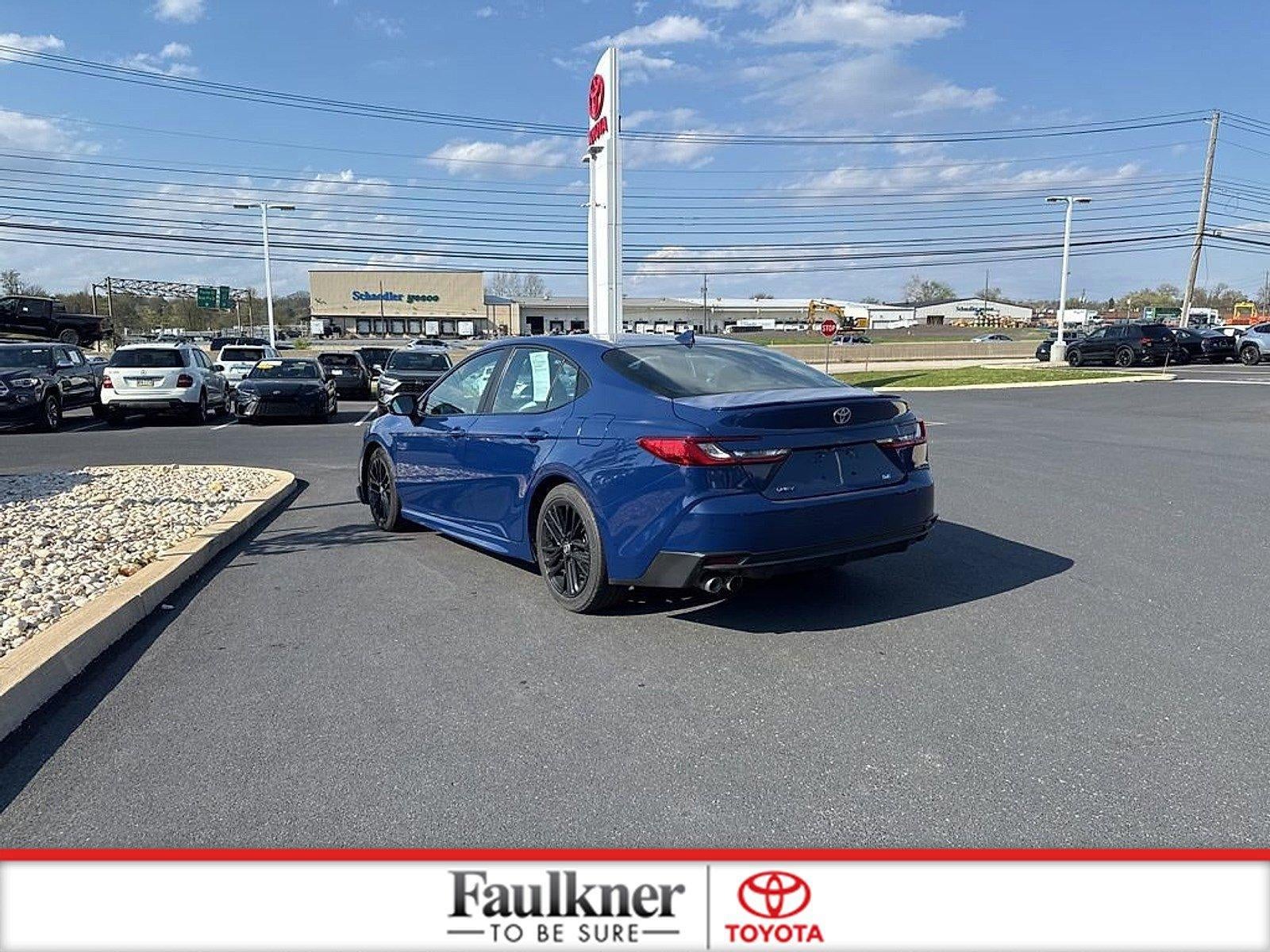 2025 Toyota Camry SE (SE)