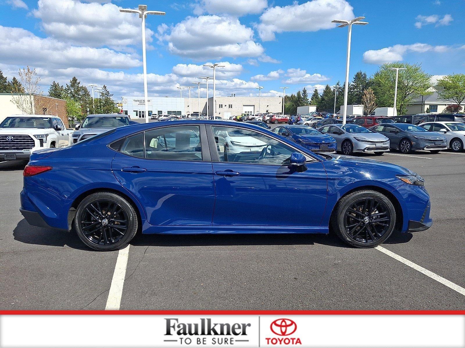 2025 Toyota Camry SE (SE)