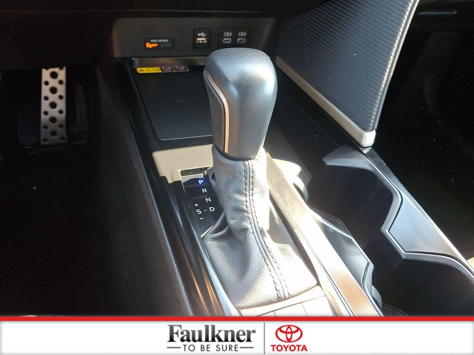 2025 Toyota Camry SE (SE)