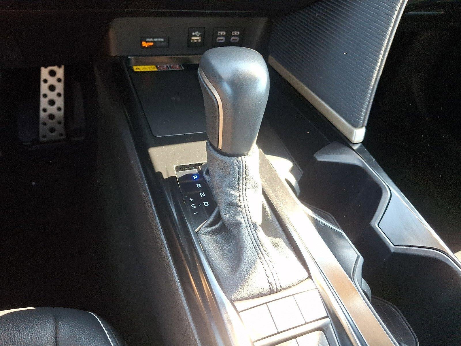 2025 Toyota Camry SE (SE)