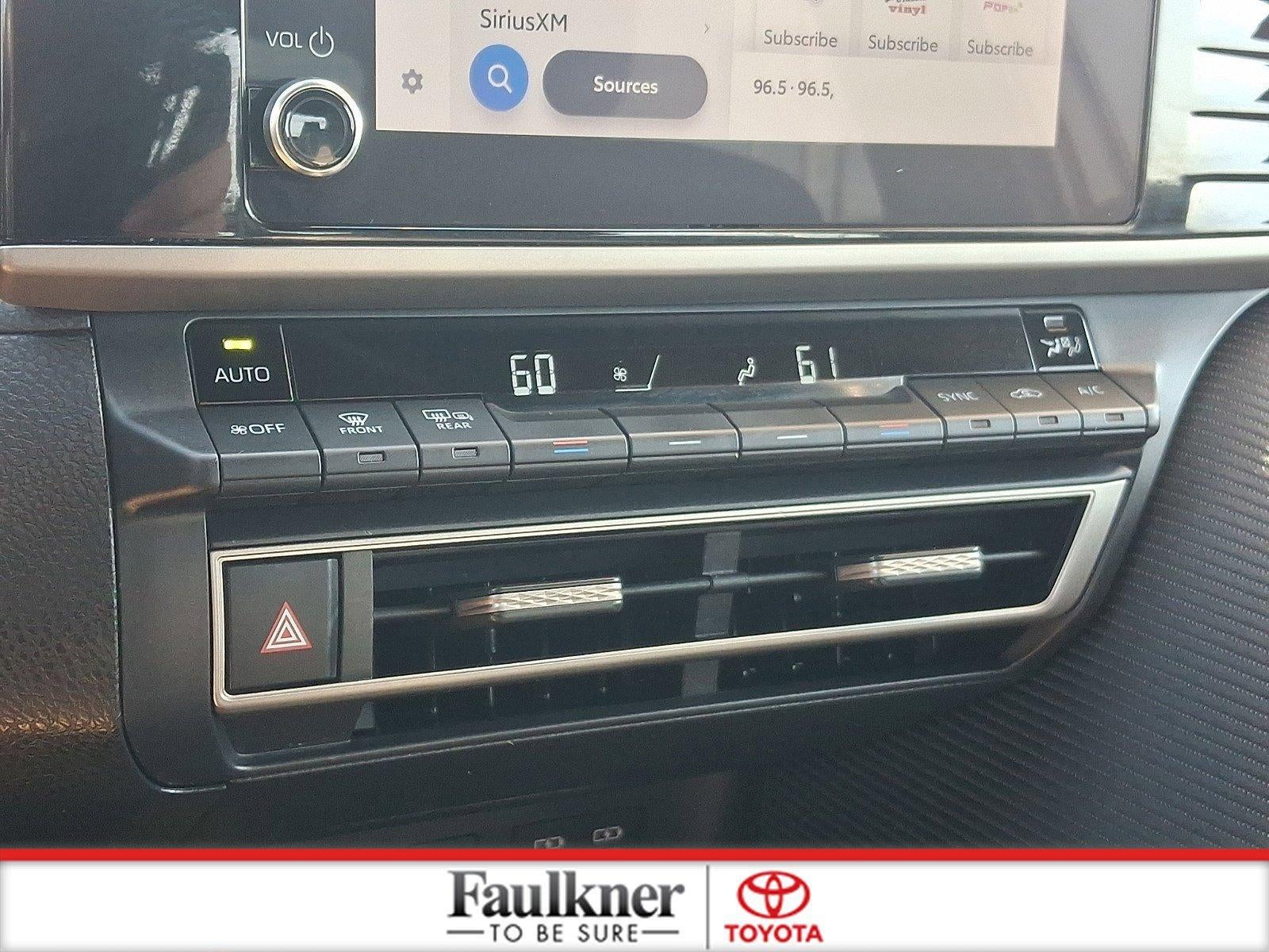 2025 Toyota Camry SE (SE)