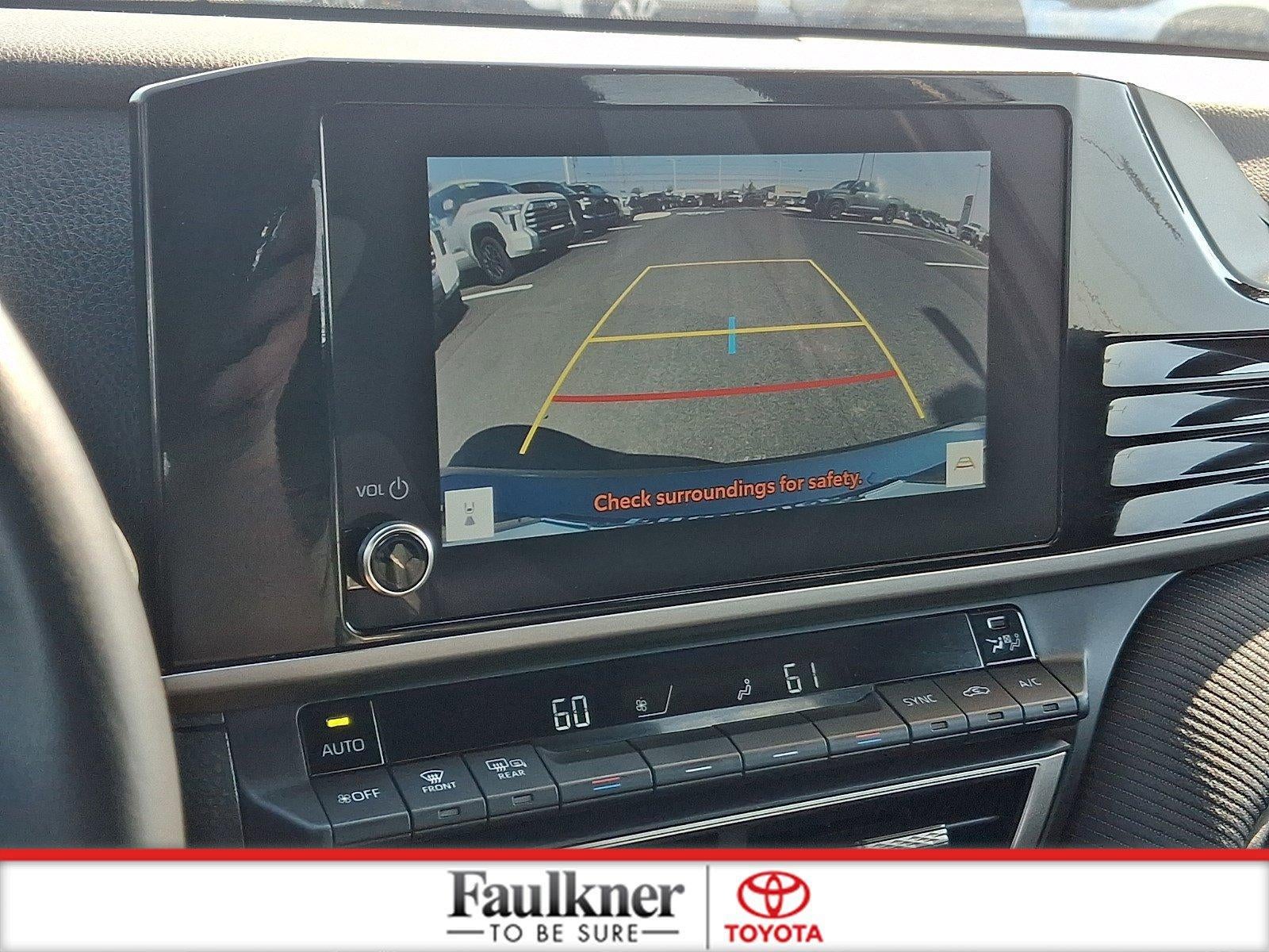 2025 Toyota Camry SE (SE)