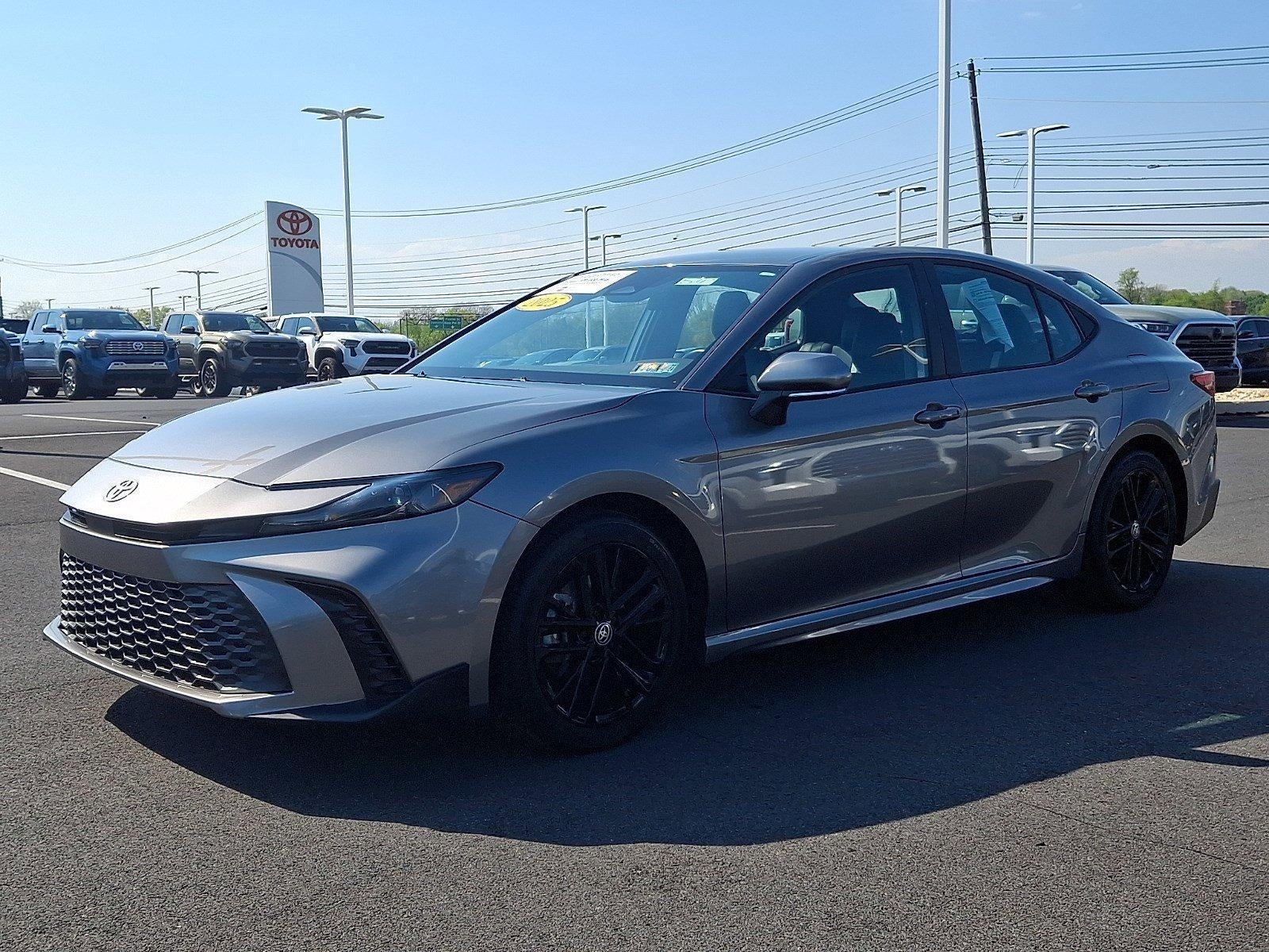 2025 Toyota Camry SE (SE)