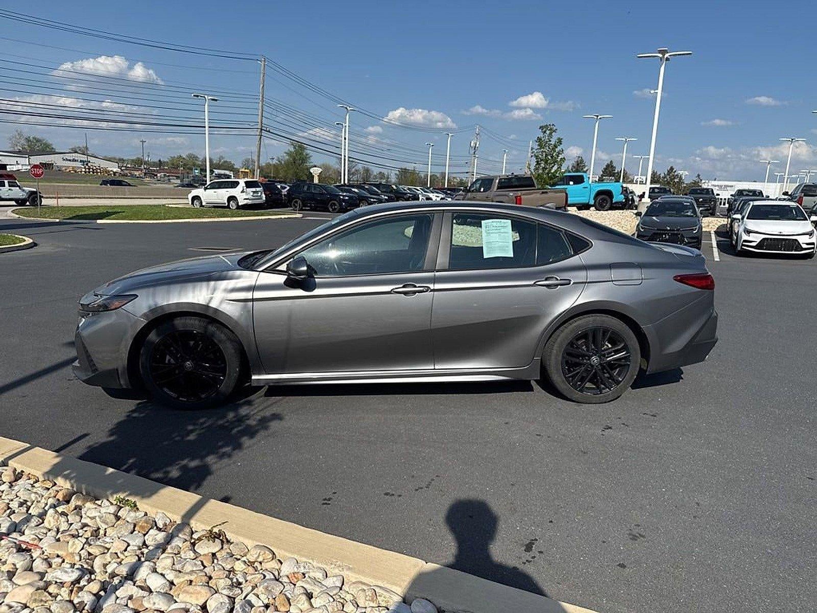 2025 Toyota Camry SE (SE)