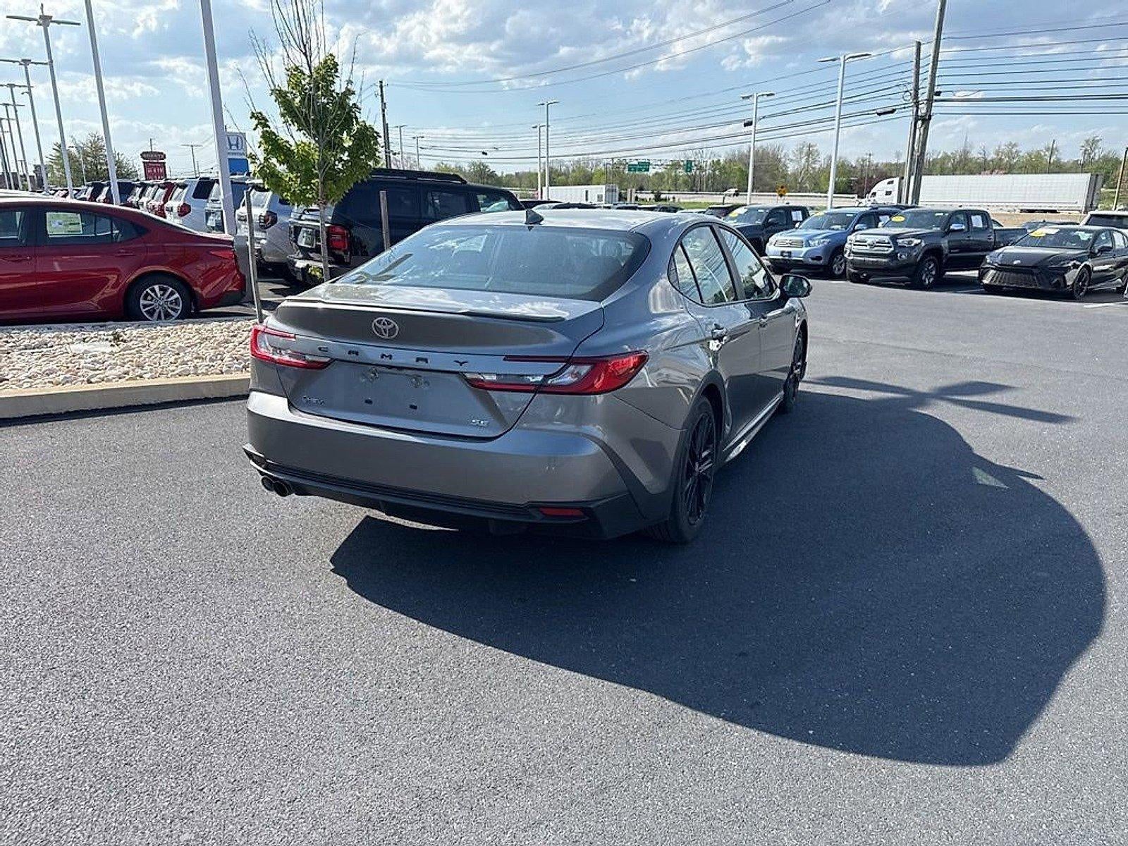 2025 Toyota Camry SE (SE)