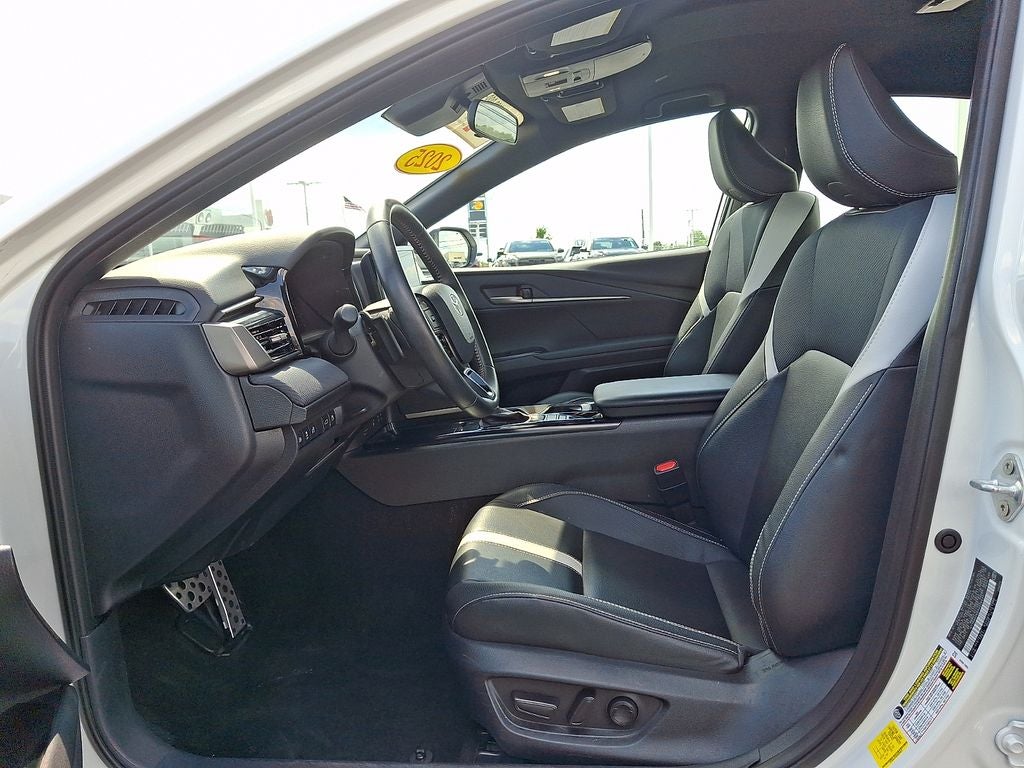 2025 Toyota Camry SE (SE)