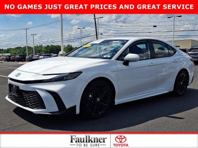 2025 Toyota Camry SE (SE)