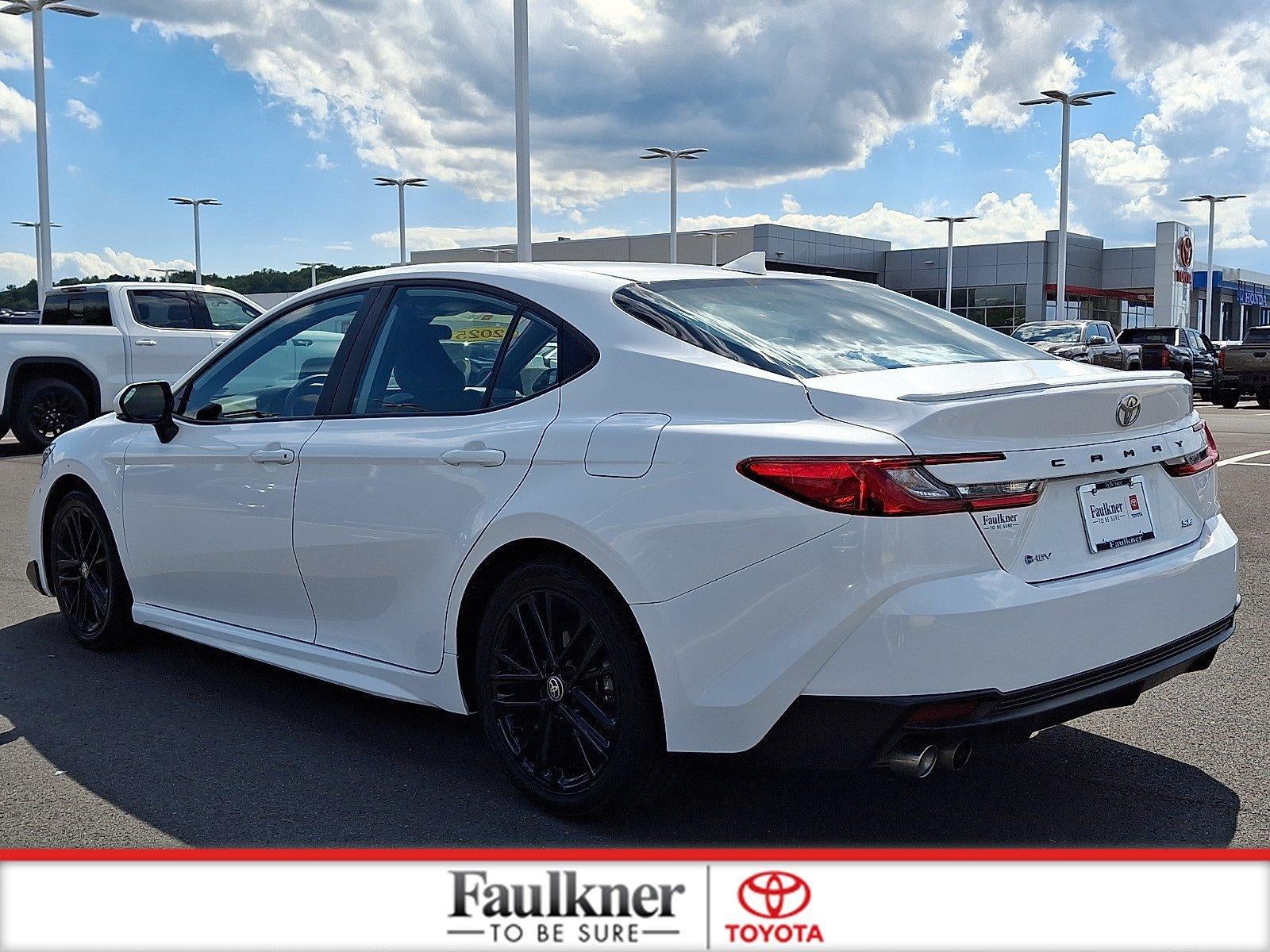2025 Toyota Camry SE (SE)