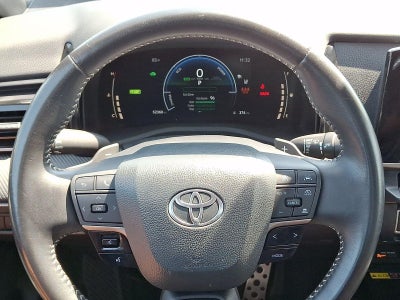 2025 Toyota Camry SE (SE)