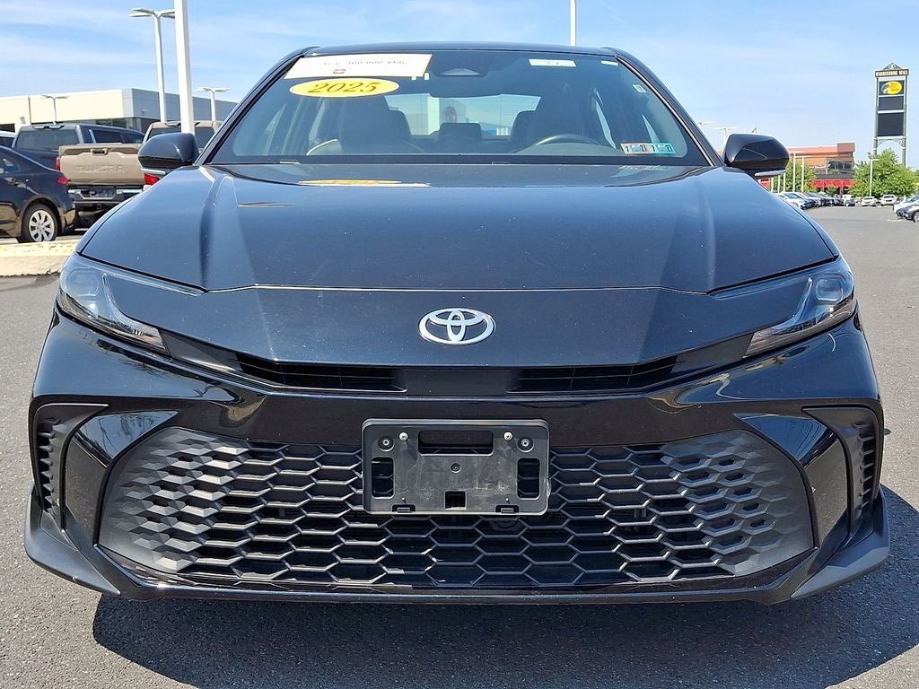 2025 Toyota Camry SE (SE)