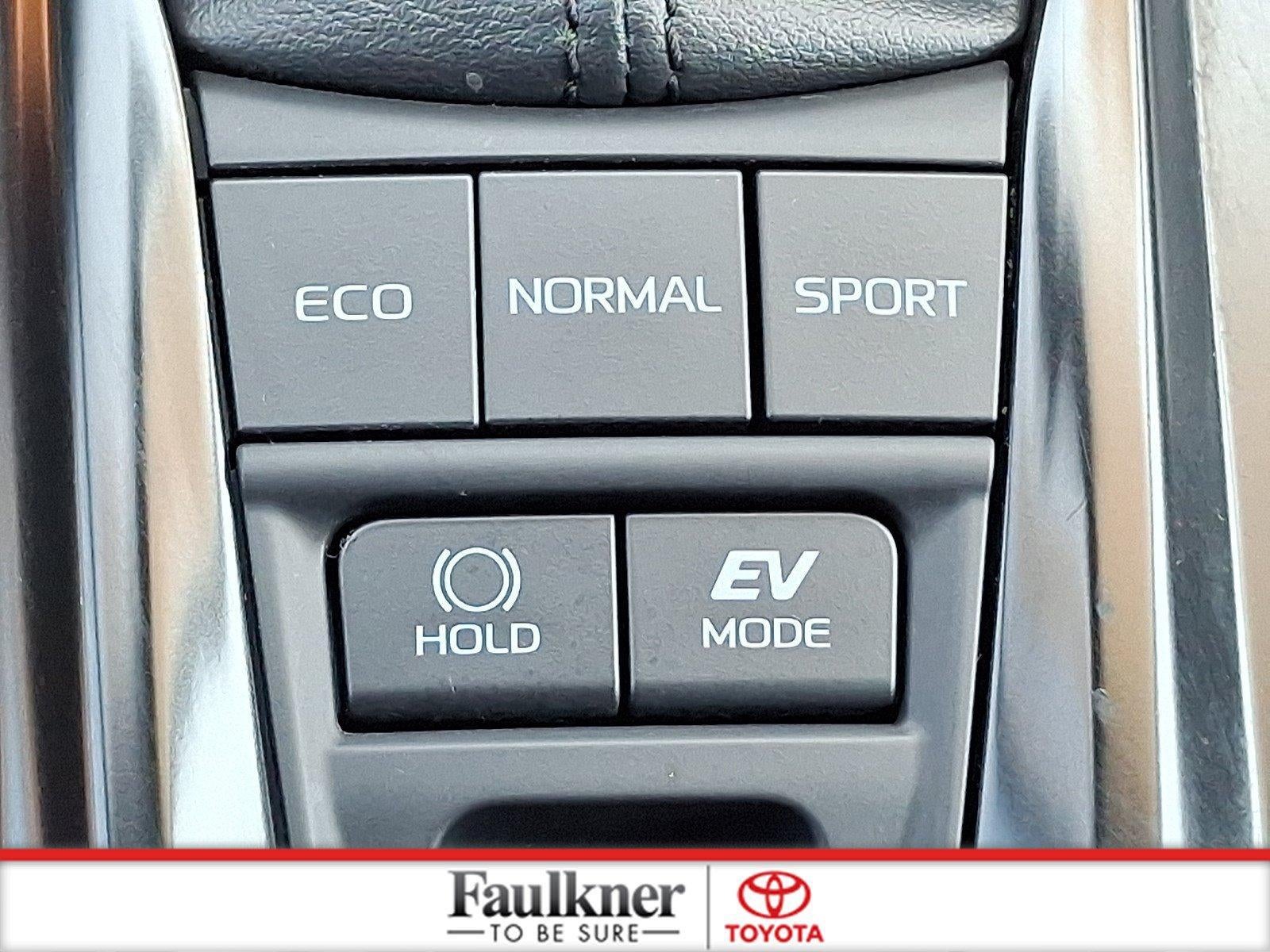 2025 Toyota Camry SE (SE)