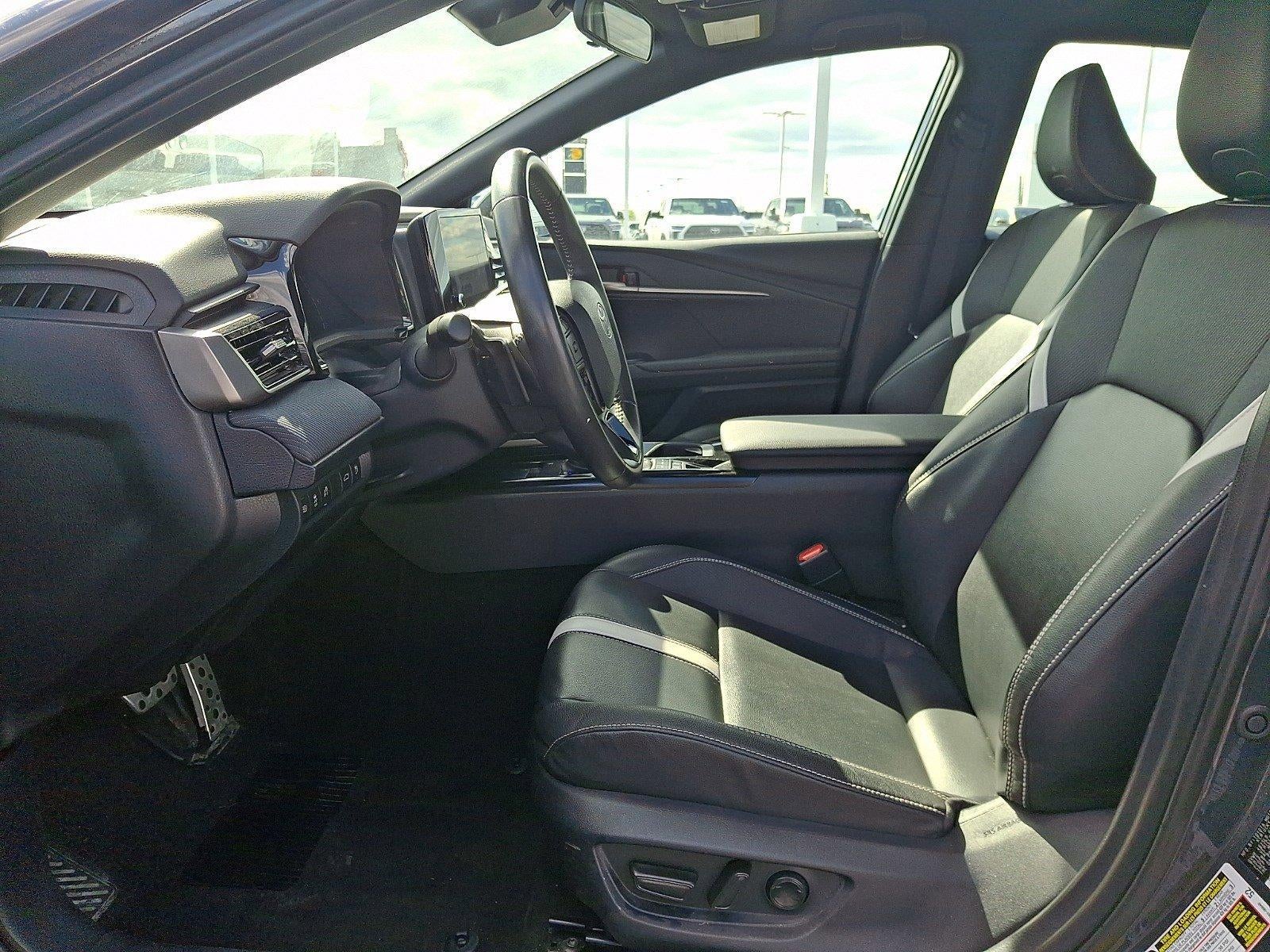 2025 Toyota Camry SE (SE)