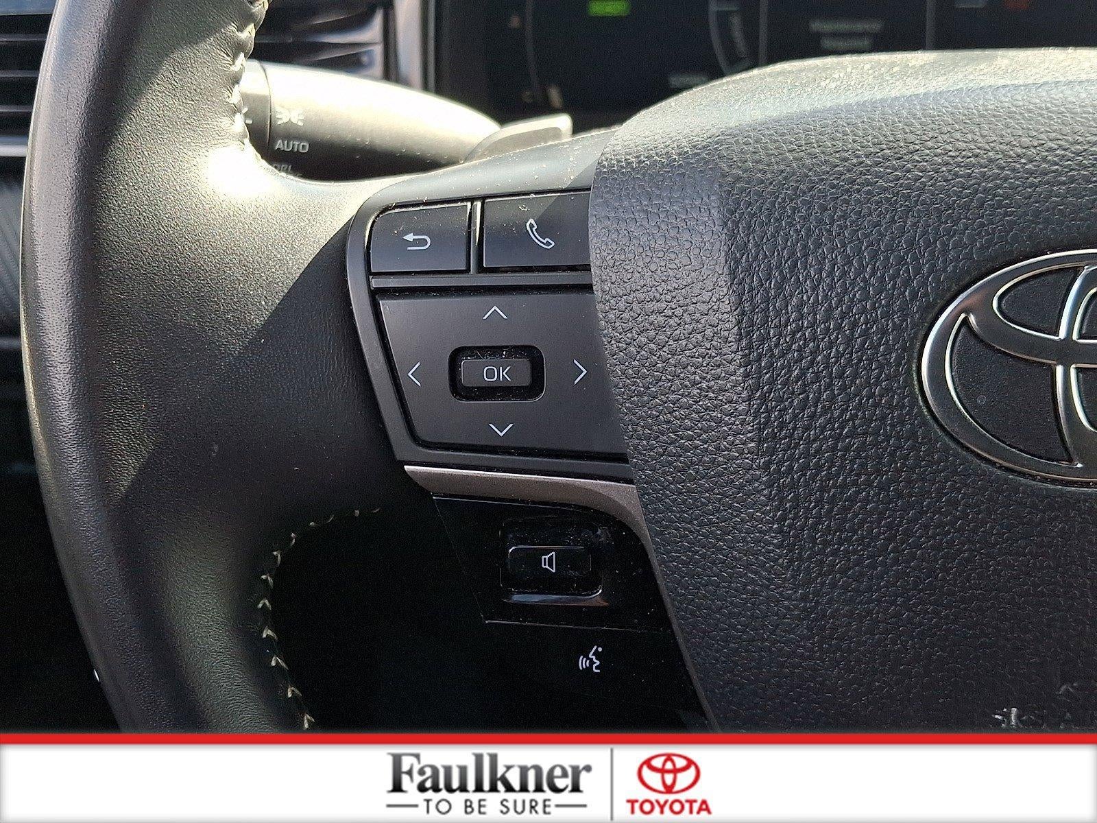 2025 Toyota Camry SE (SE)