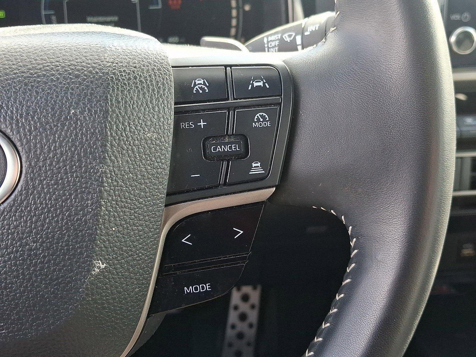 2025 Toyota Camry SE (SE)