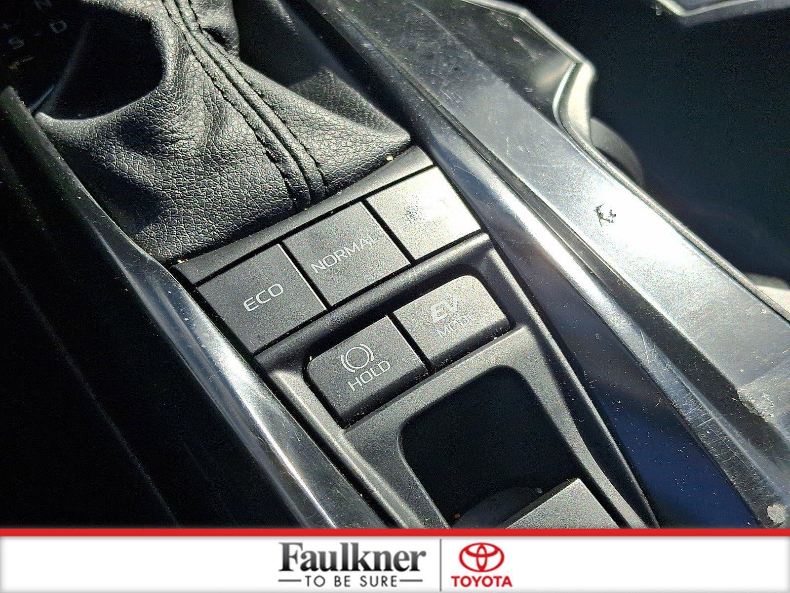 2025 Toyota Camry SE (SE)